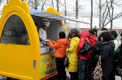 書報(bào)亭、早餐車，甚至垃圾桶都有二維碼“身份證”了。