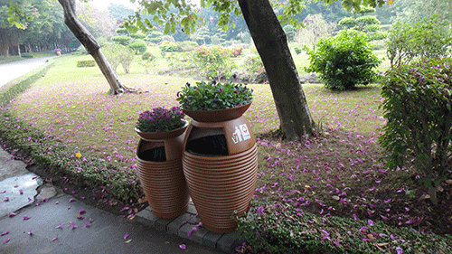  汕頭玻璃鋼花盆垃圾桶，點綴公園好環(huán)境。